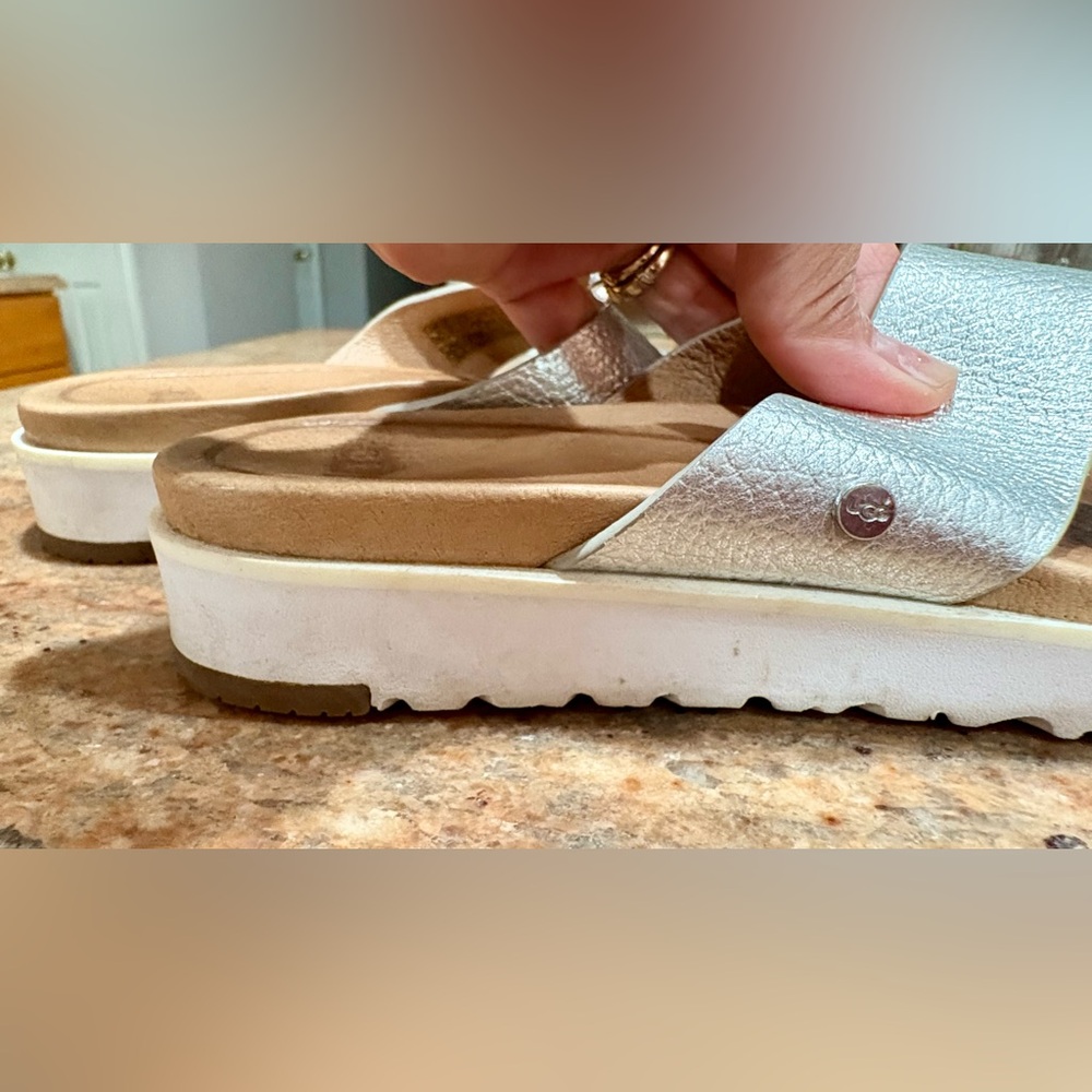 UGG Kari Metallic Leather Criss-Cross Sandals – Size 5 (US), EUC - Picture 6 of 9